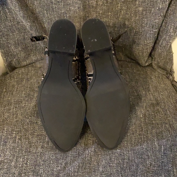 Snakeskin ankle booties - Picture 4 of 4